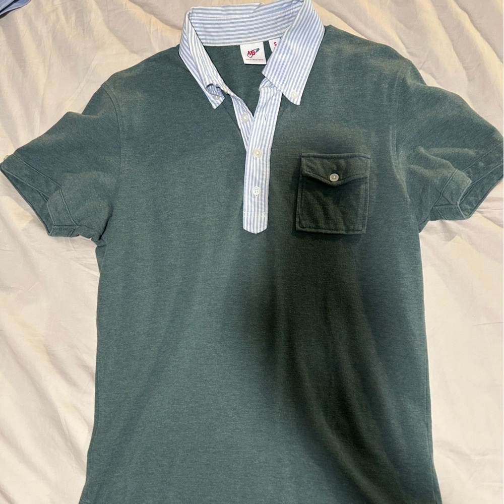 Uniqlo Men's Green Shirt with Striped Collar